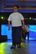 Model walk the ramp at Umeed-Ek Koshish charitable fashion show in Leela hotel on 9th Nov 2012.1 (48).JPG